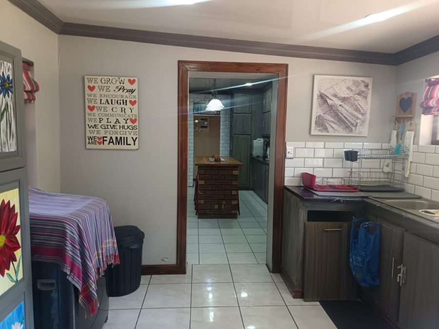 4 Bedroom Property for Sale in Carters Glen Northern Cape